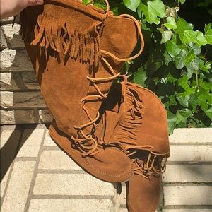Minnetonka Lace Up Suede Mocs Size 8